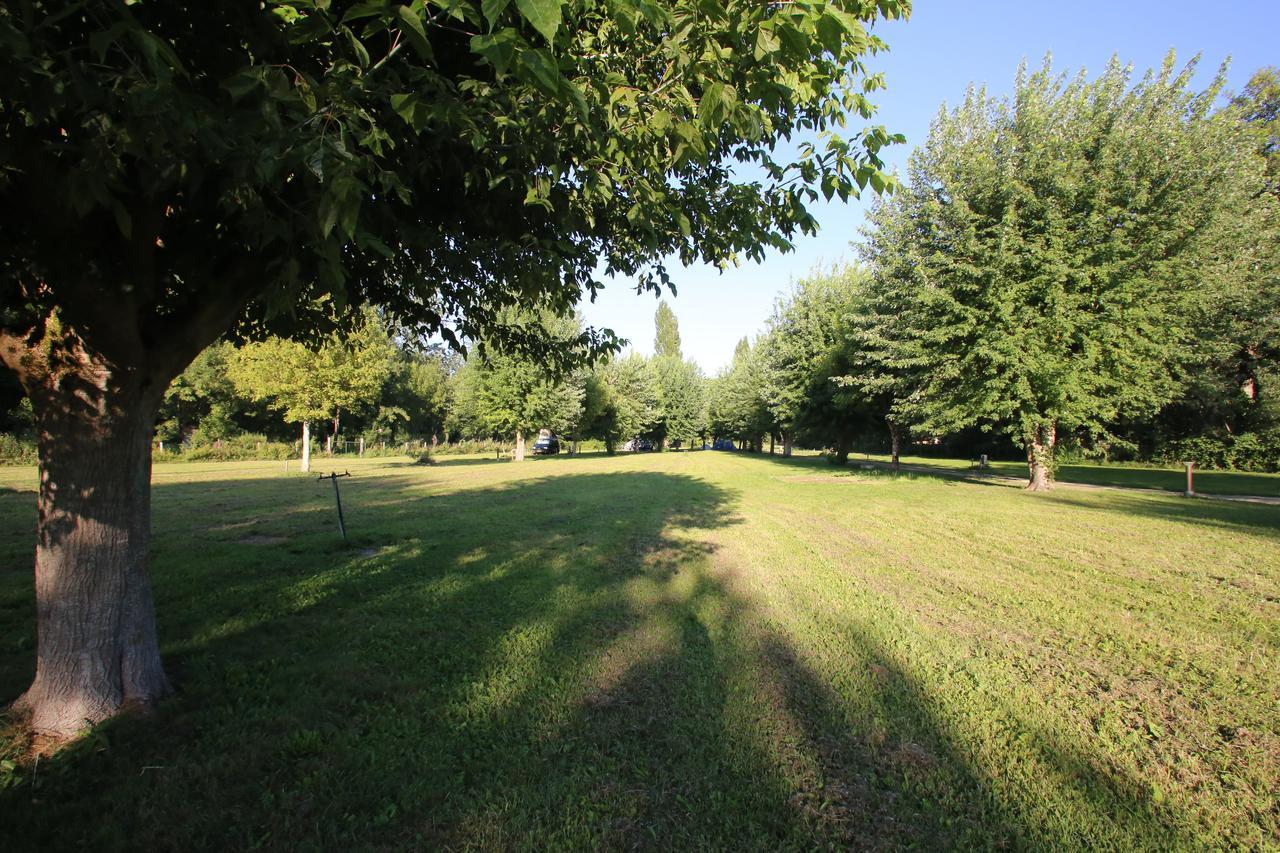 Camping L'Ilot Du Chail Sansais Экстерьер фото