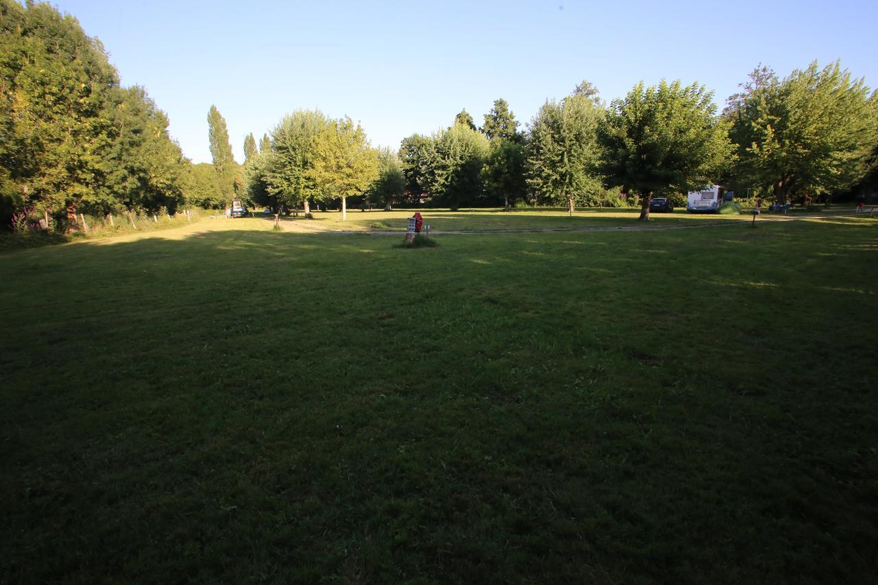 Camping L'Ilot Du Chail Sansais Экстерьер фото