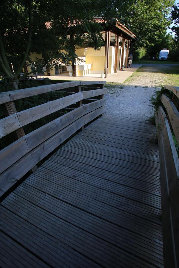 Camping L'Ilot Du Chail Sansais Экстерьер фото